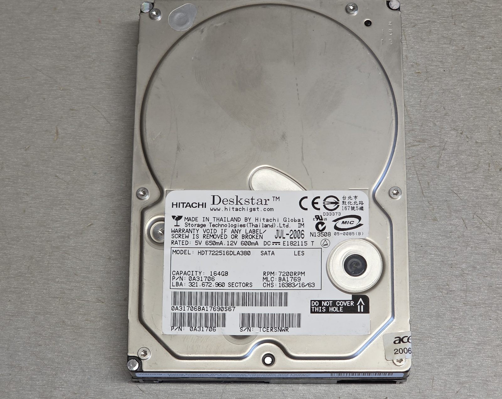 Hitachi Deskstar HDT722516DLA380 164GB 3.5" SATA Hard Drive 7200RPM