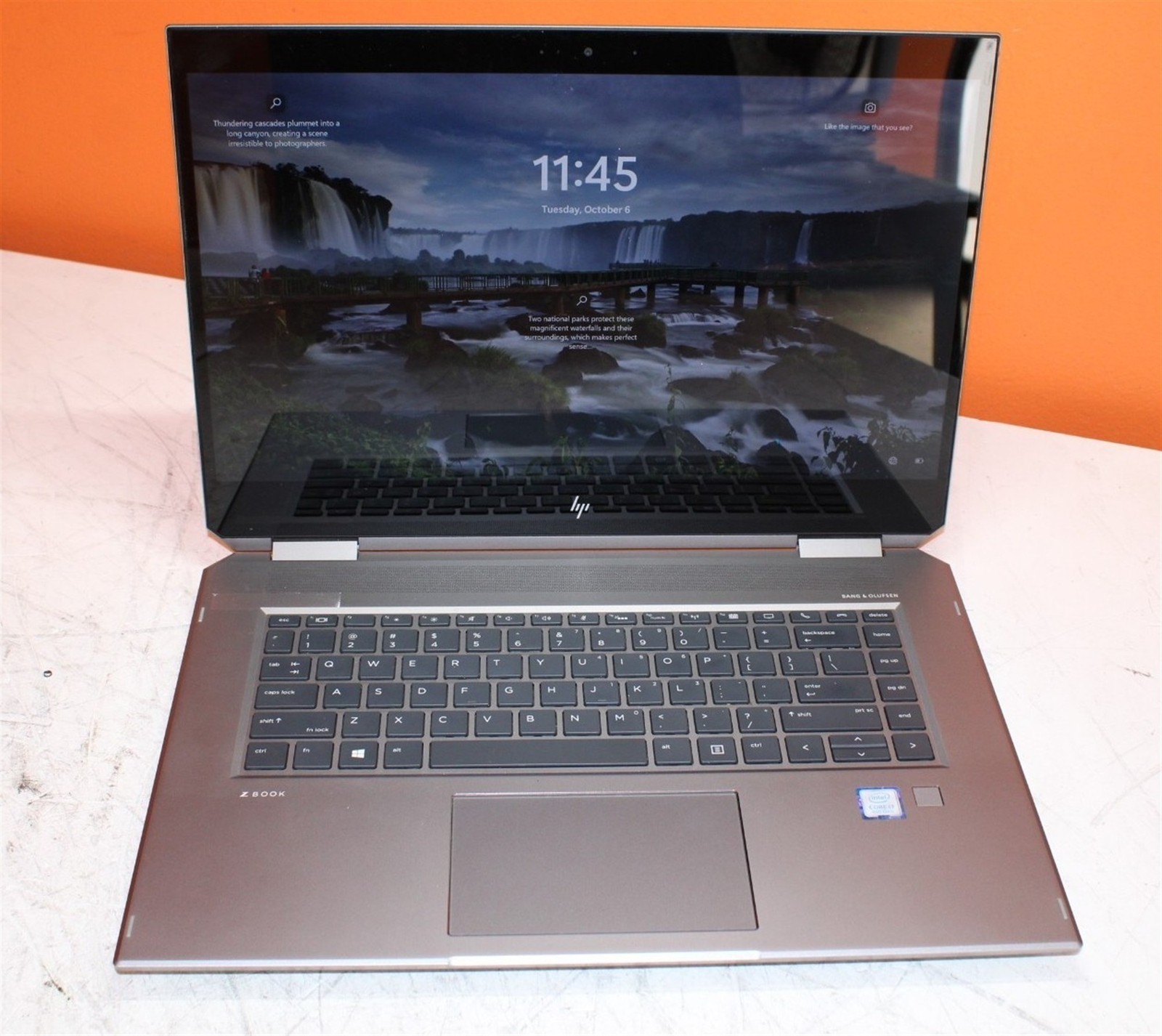 Scratched LCD HP ZBook Studio X360 G5 Intel i7-8750H 2.2GHz 64GB 512GB P1000