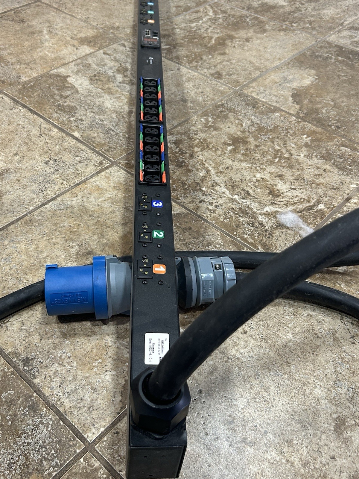 Vertiv Geist Rack PDU GU2  208V Vp46301