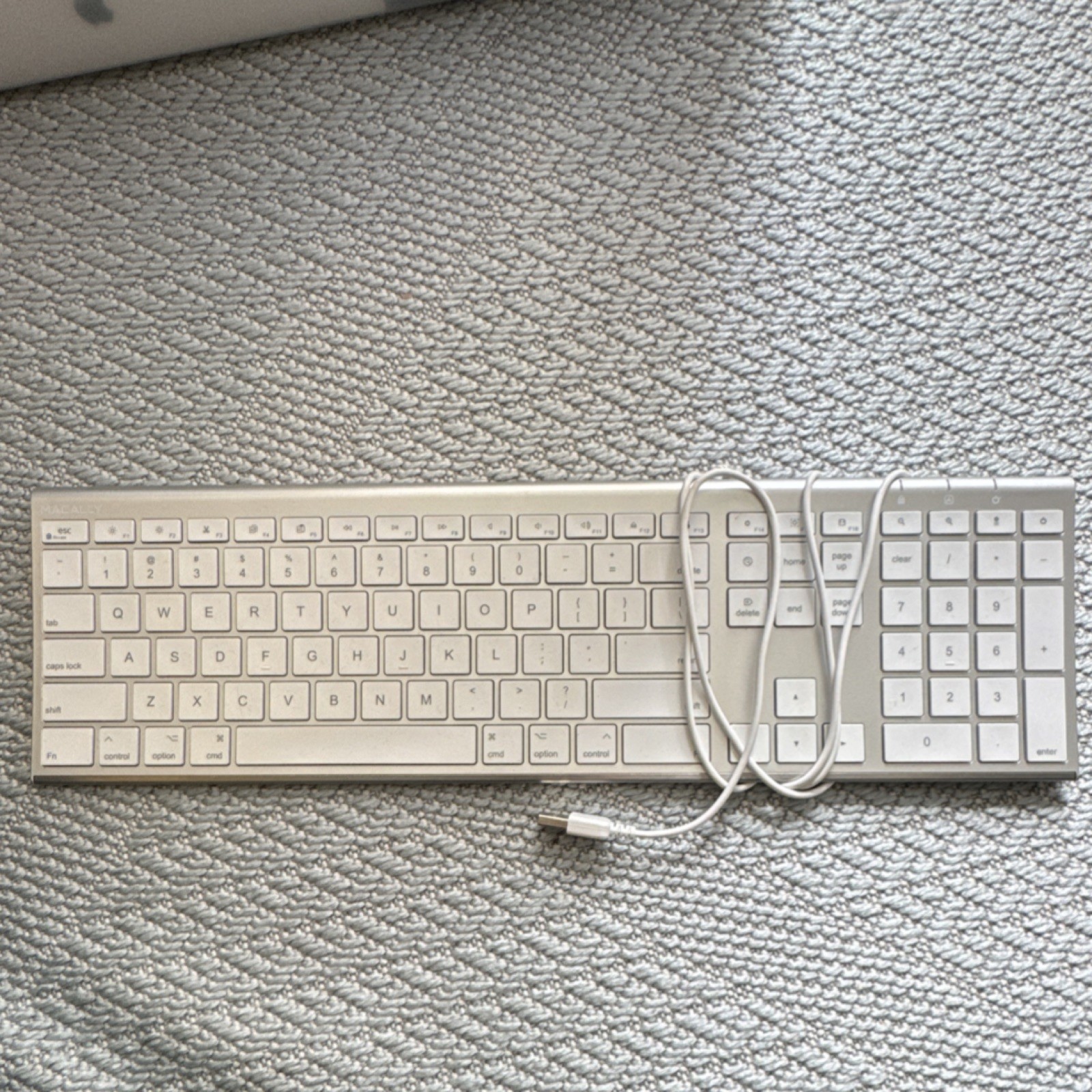 Macally ACEKEYA Wired USB Aluminum Silver White QWERTY Numeric Keypad Keyboard