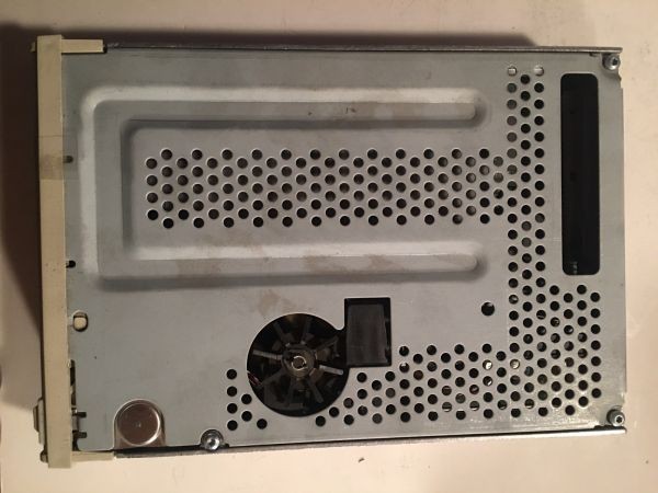 Internal 4/8gb qic scsi 50 pin,fw963553,grey,5.25" hh