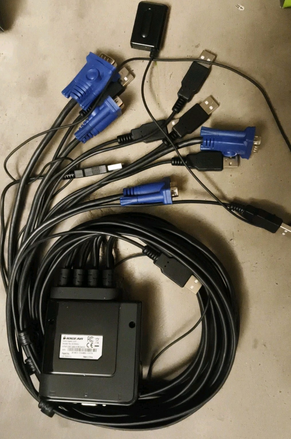 IOGEAR GCS24U)4-Ports External KVM switch VGA/USB New