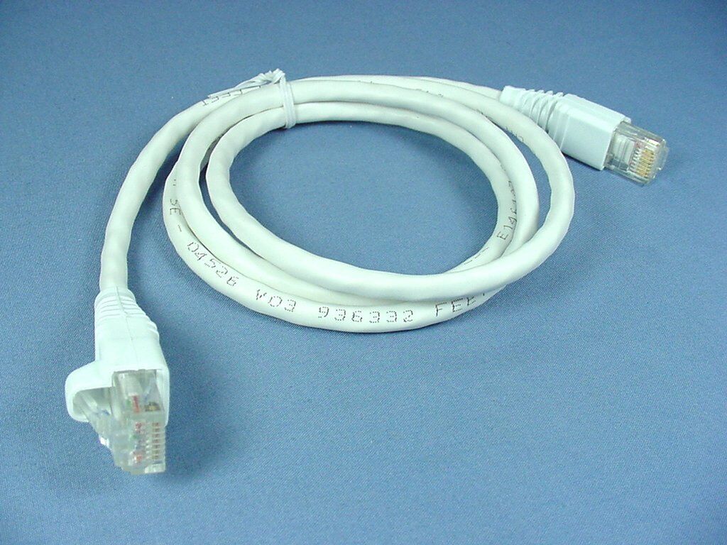 Leviton White Cat 5e 3 Ft Ethernet LAN Patch Cord Network Cable Booted 5G460-3W
