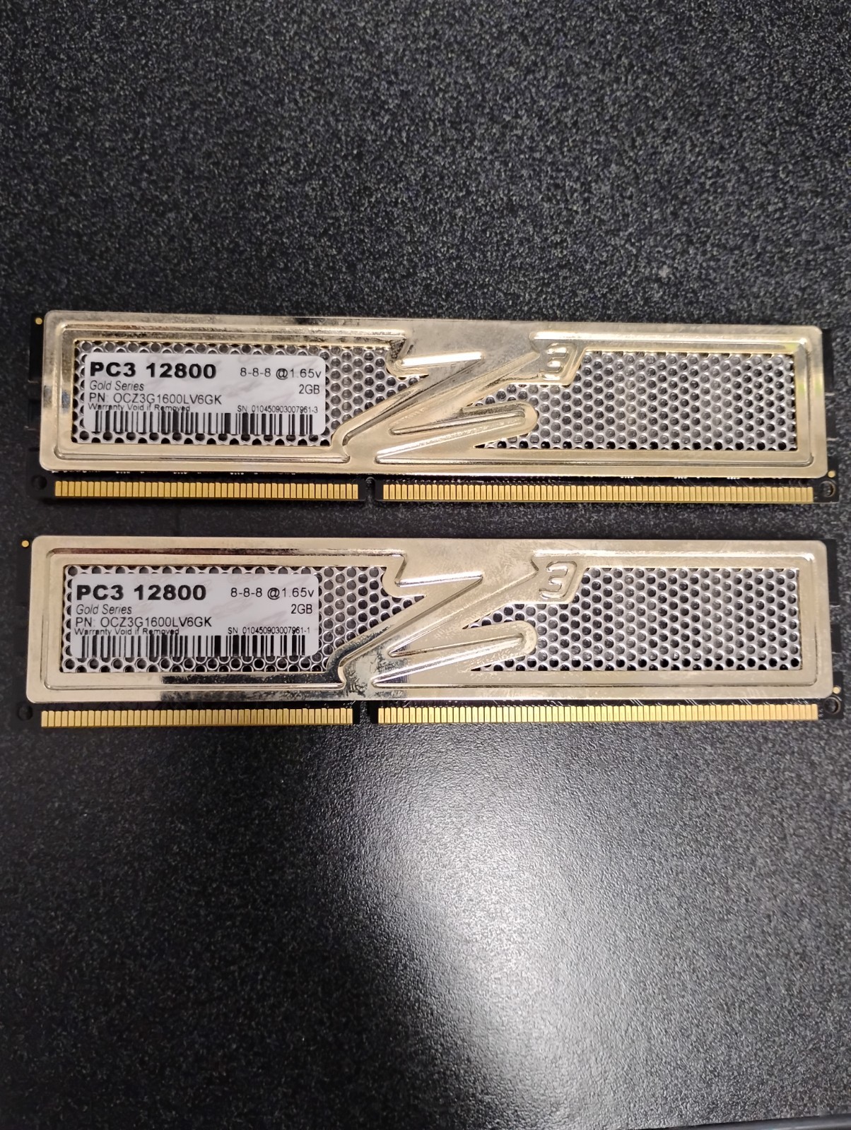 Set of 2GB OCZ Gold Series DDR3 RAM modules