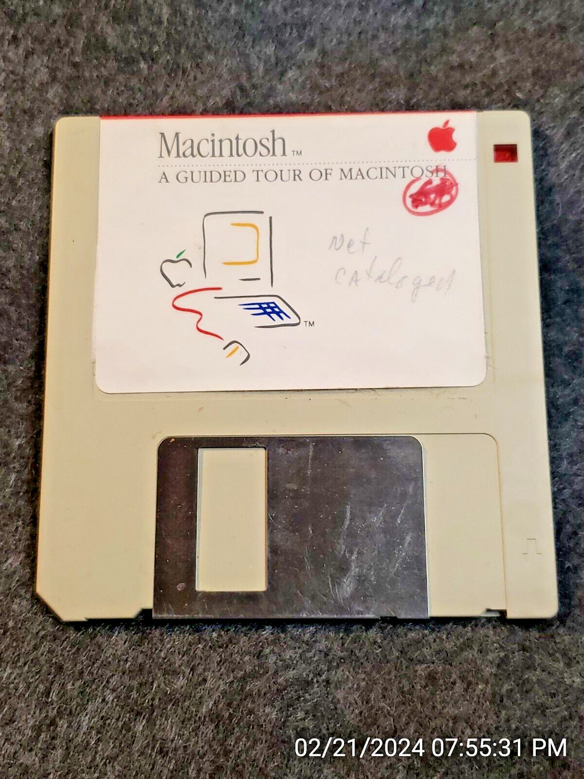 Apple Macintosh Diskette 1984 A Guided Tour of Macintosh 690-5002A ..... (DS2D3)