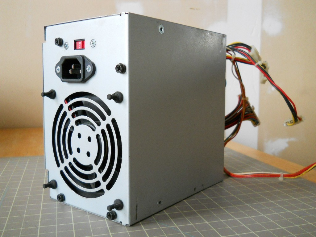 IBM 7009 C10 C20 API-3031 RS/6000 Power Supply 65G8149 11h8608 93H1470 - Tested