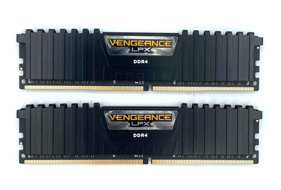 Corsair CMK32GX4M2B3000C15 Vengeance LPX DDR4 3000mhz Memory Kit - 32GB (2x16GB)