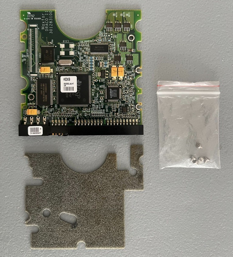  Apple Maxtor 54098U8 3.5" ATA IDE HDD PCB Mainboard + Screws 40.9GB DA620RS0