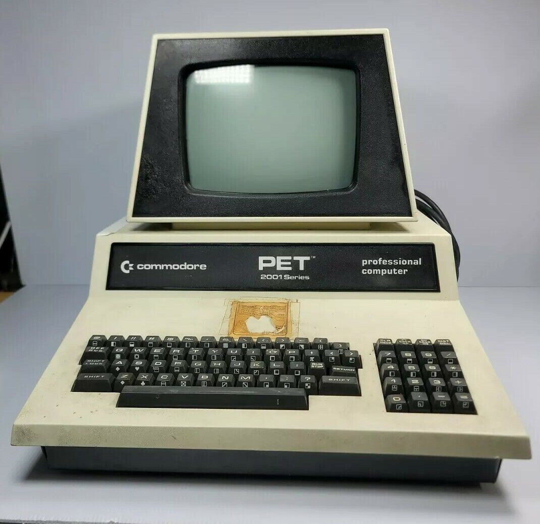 Vintage Commodore Pet 2001 professional Computer Model  Powers On READ #S-A