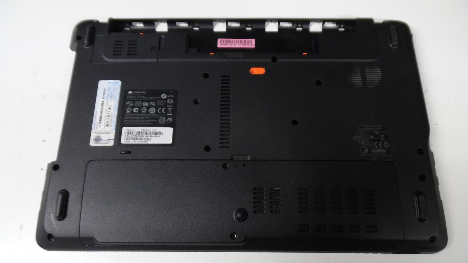 Genuine Packard Bell P5WS5 - 15.6" Base Case w/ Speakers / AP0HJ000A001