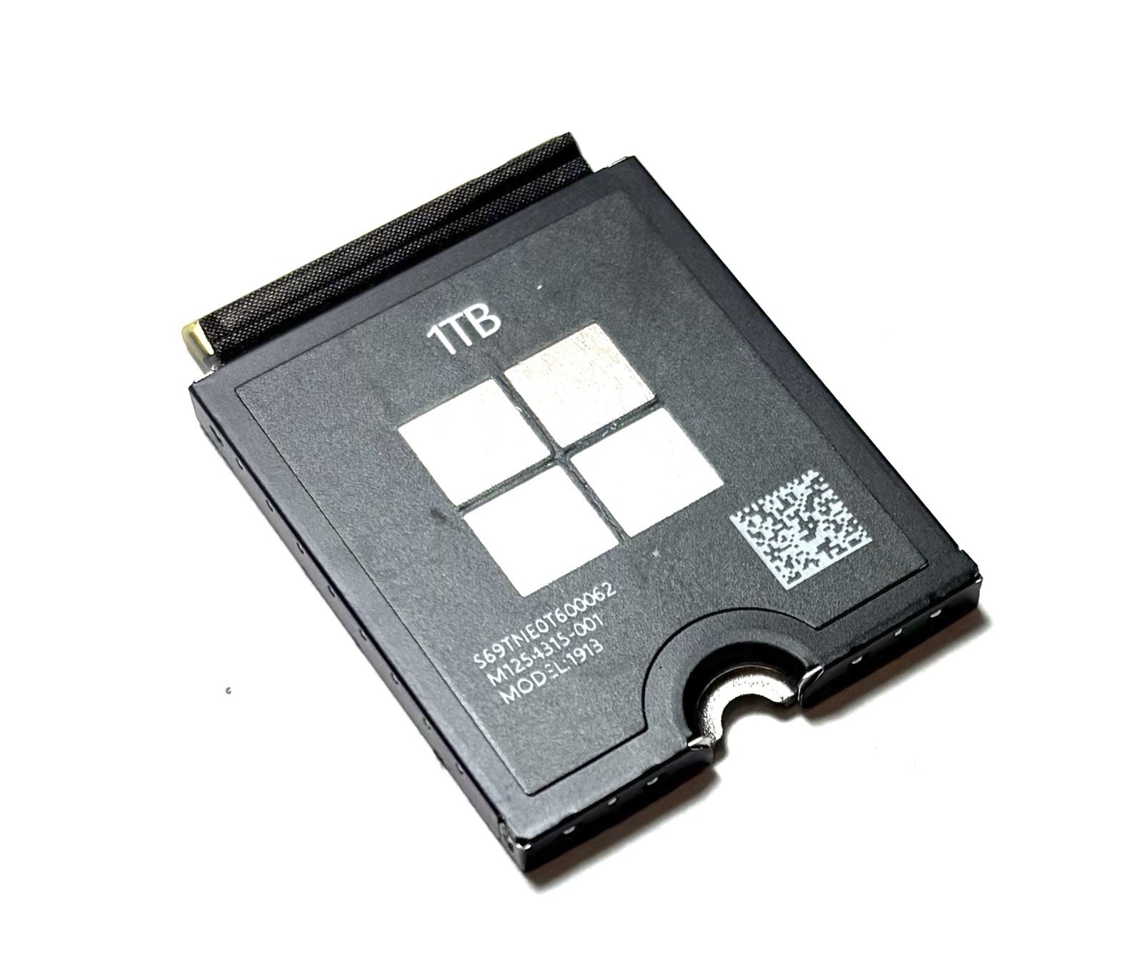 Model 1913 1TB NVMe M.2 2230 PCIe 3.0 x4 SSD Microsoft Surface Laptop Pro 100%