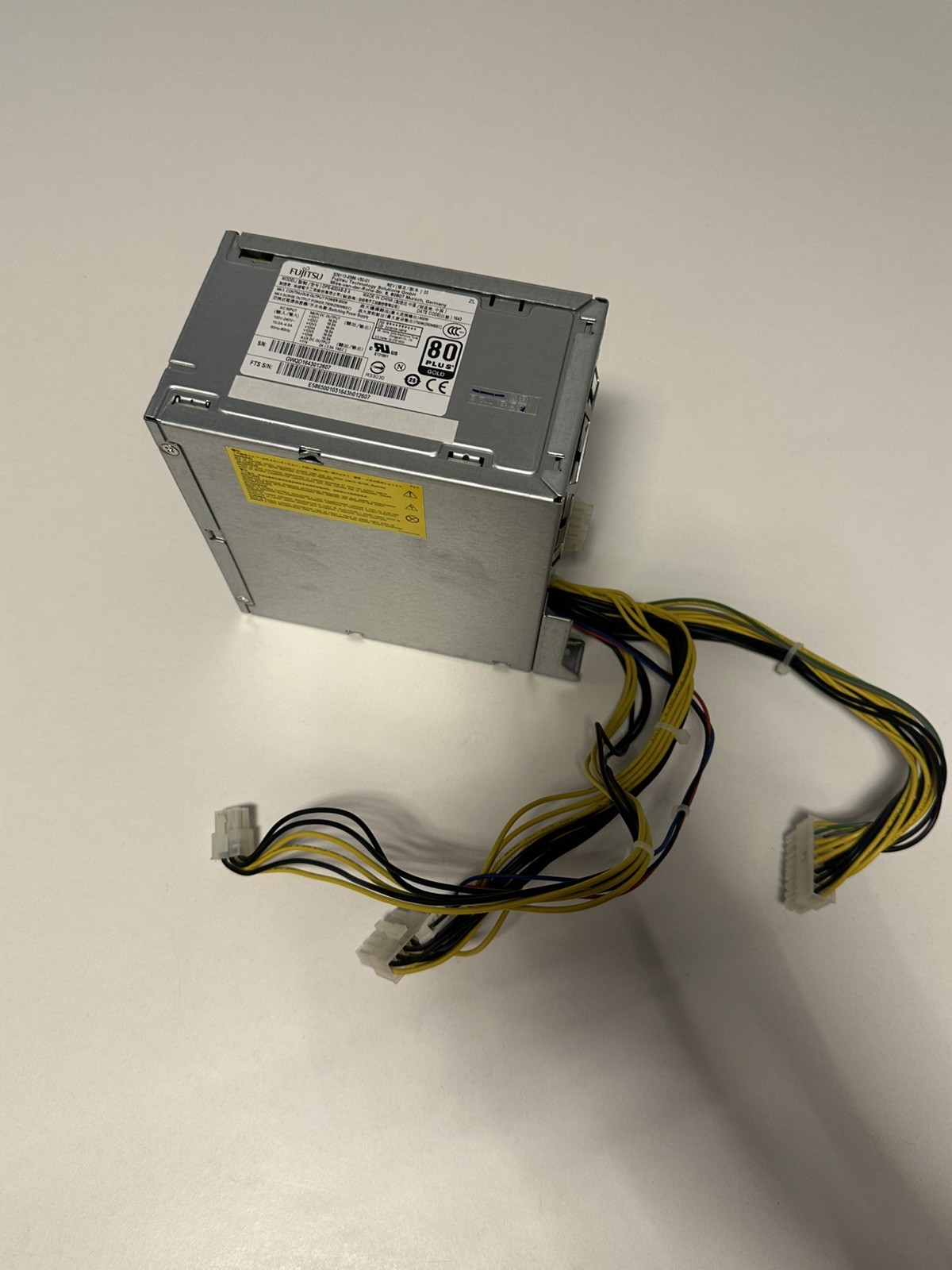 Fujitsu S26113-E586-V50-01 DPS-600AB-5A Power Supply 600W Celsius M740