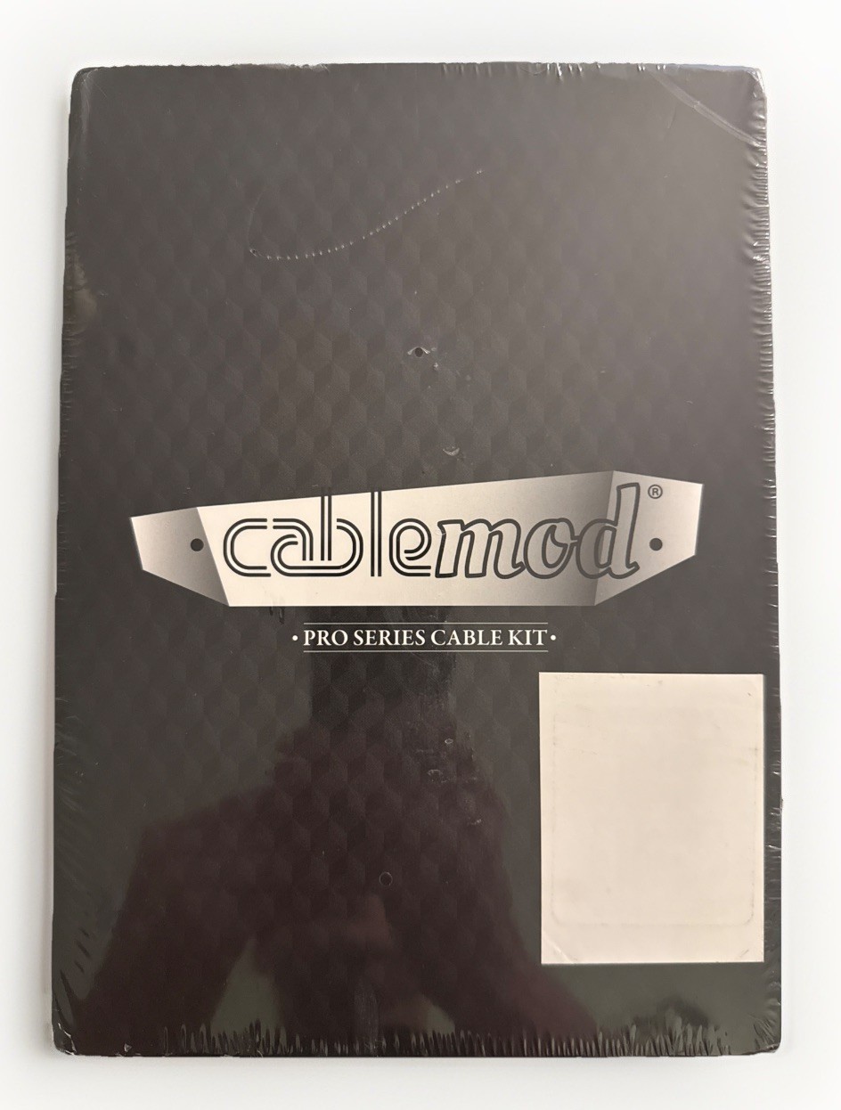 Cablemod Pro Series Cable Kit CM-PEV2-FKIT-NKKW-R Black + White - New Sealed