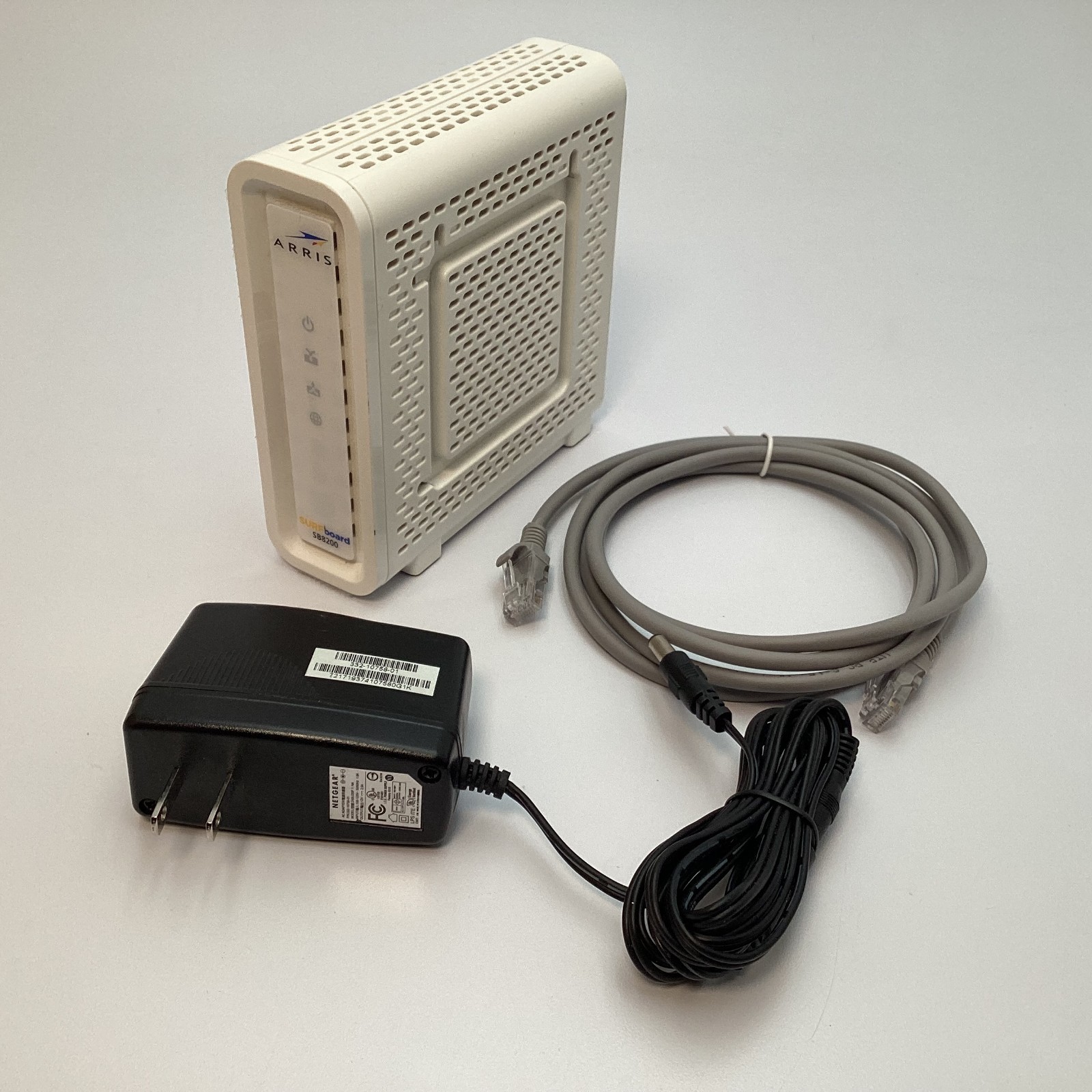 ARRIS SURFboard SB8200 DOCSIS 3.1 Cable Modem Gigabit Ethernet - SB00DAD38200P3