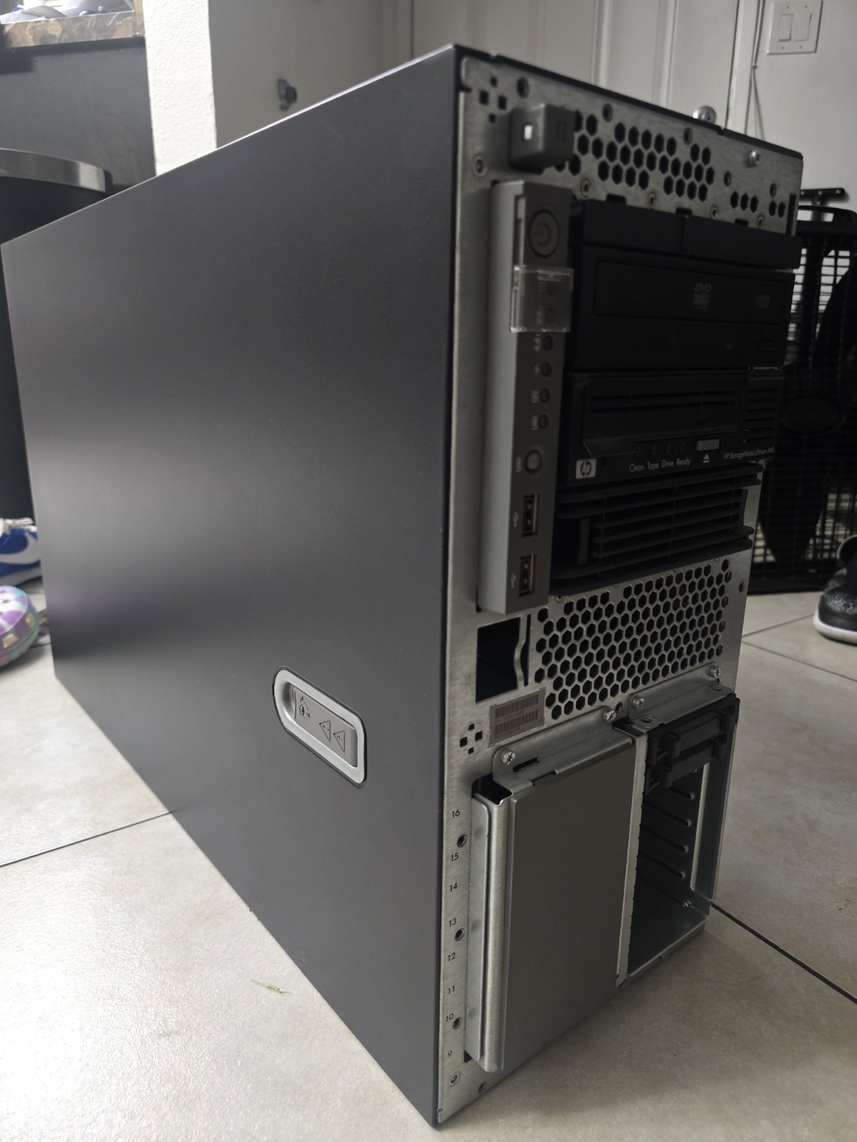 HP ProLiant ML370 G5 Server Powers On Read/see Pics