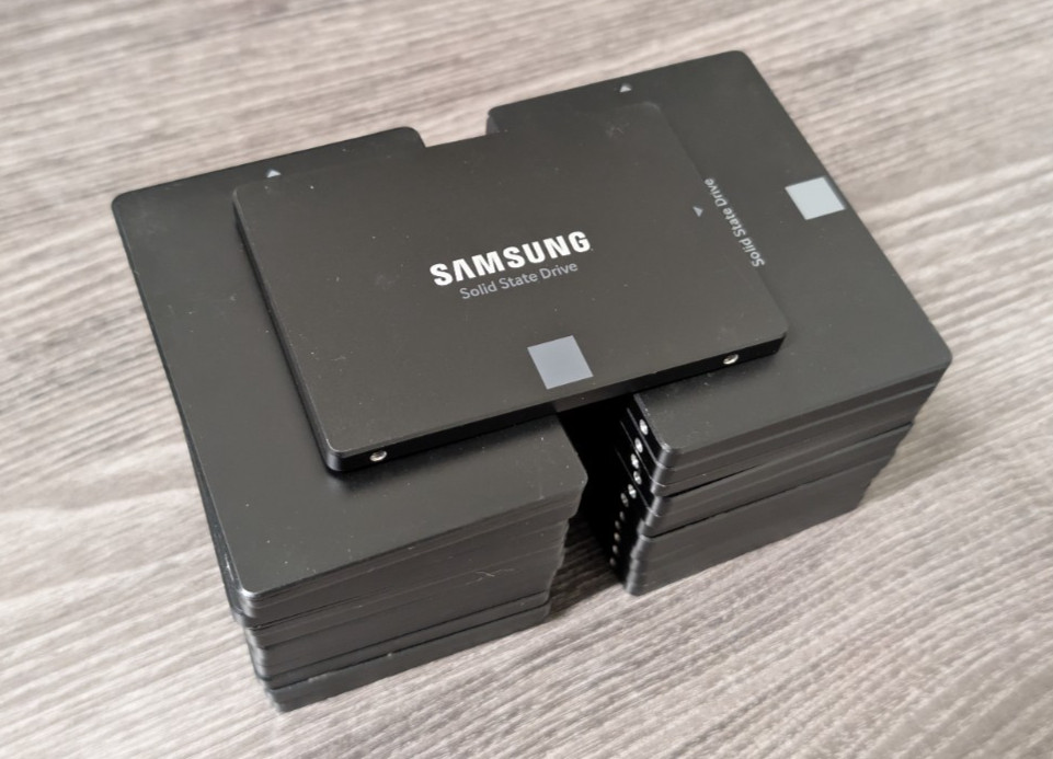 LOT of 23 Samsung 850 EVO 250GB, Internal, 2.5" *Solid State Drive - MZ-75E250