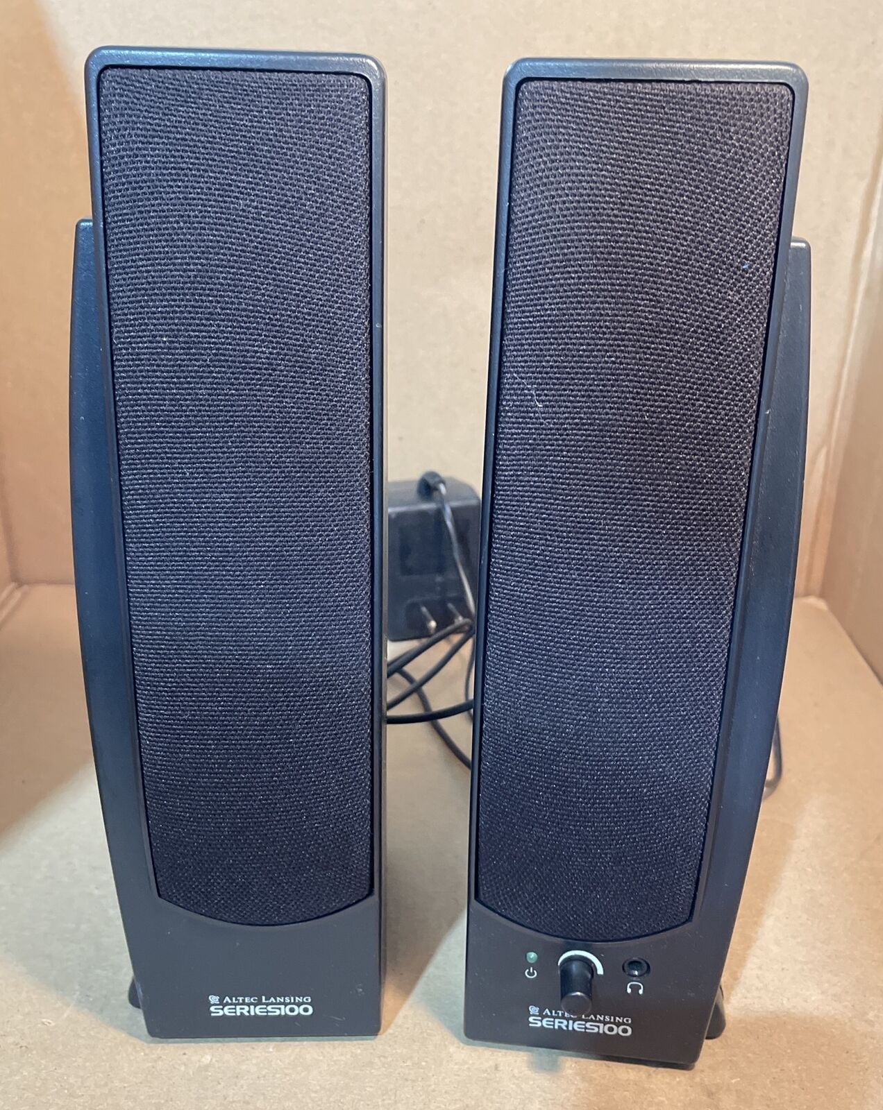 Altec Lansing Series 100 Computer Speakers 120 Powered Audio With Power Cord x2