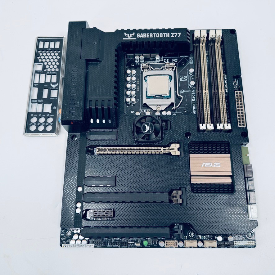 ASUS SABERTOOTH Z77, LGA 1155, Intel Motherboard, i7-3770 CPU 3.50 GHz