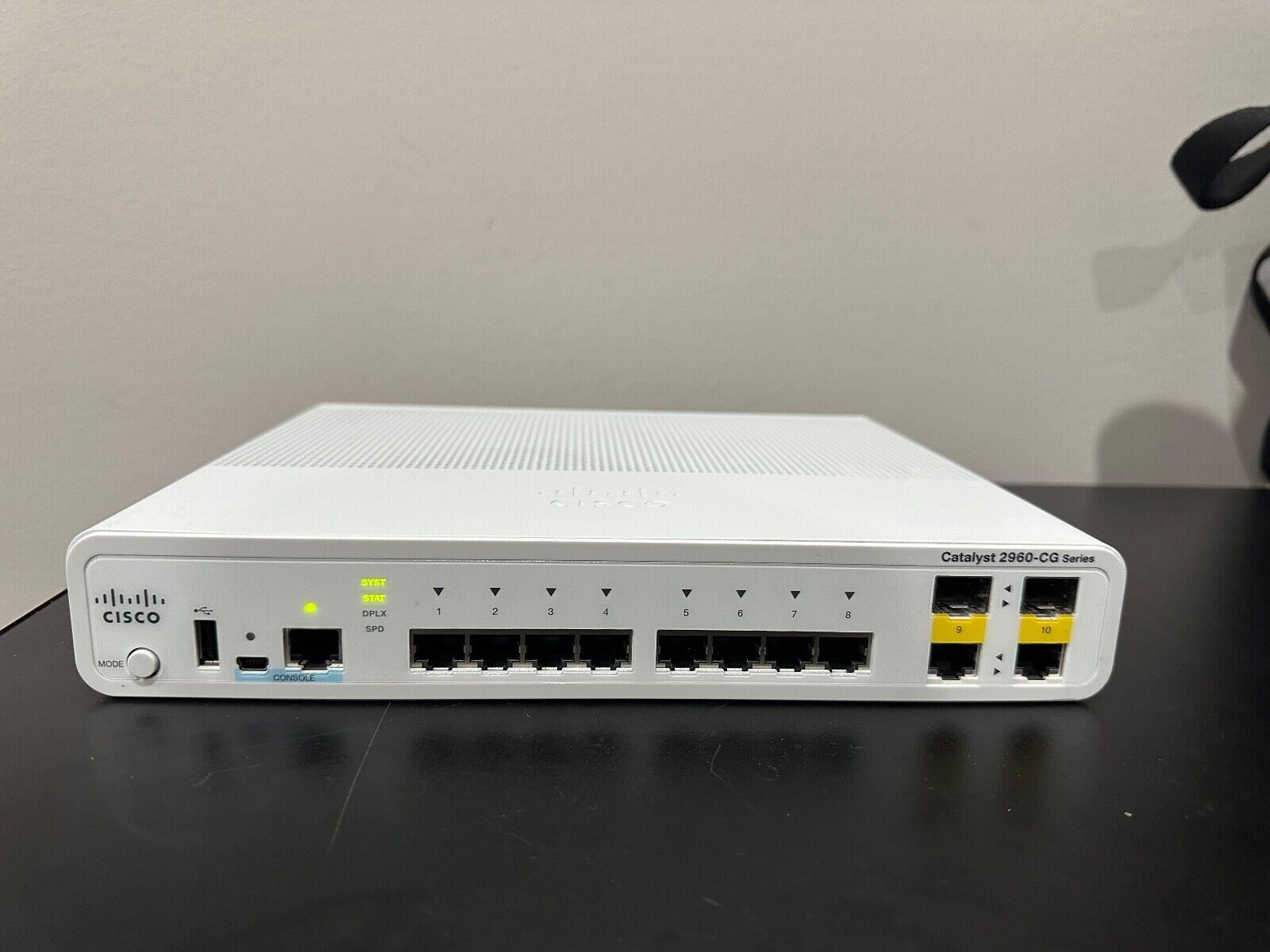 Cisco Catalyst 2960-CG Series 8-Port Ethernet Switch WS-C2960CG-8TC-L
