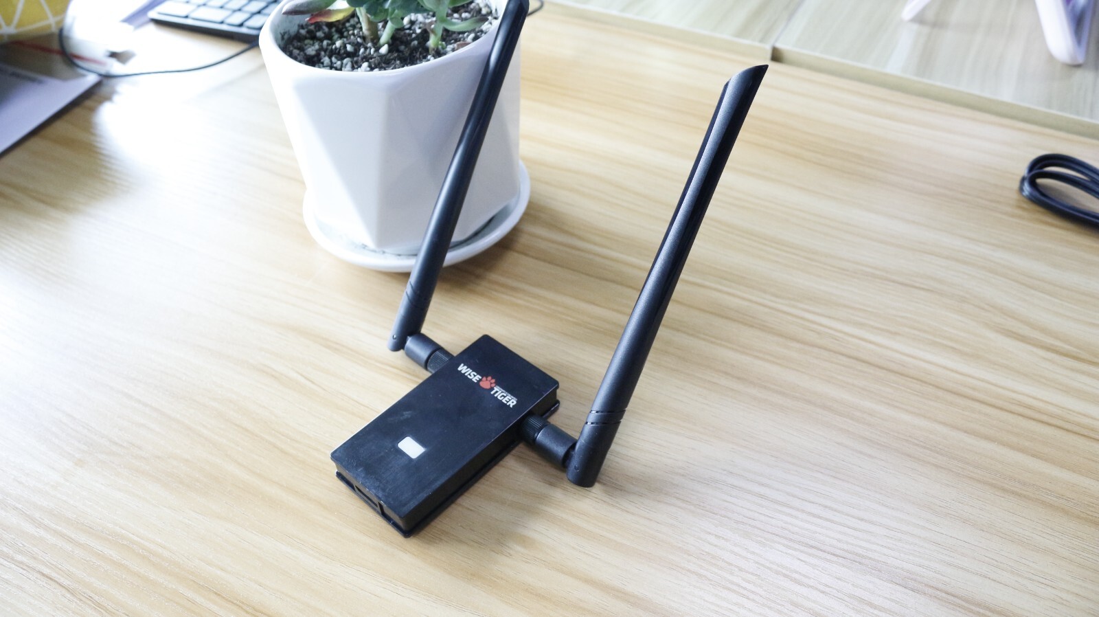 WISE TIGER CREATIVITY IS UNLIMITED AC1300 USB WiFi Adapter for Long Distance