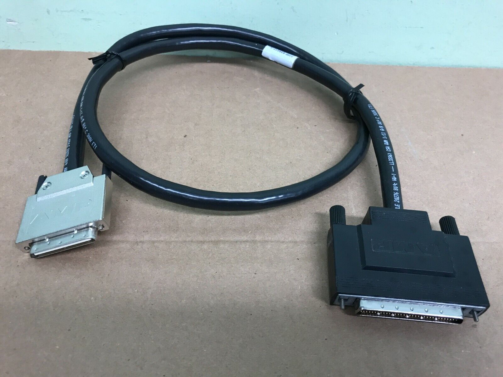 AMP 3ft SCSI-5 (VHDCI) 0.8mm to SCSI-3 (HPDB68) 68-Pin Male/Male Cable, SC-413
