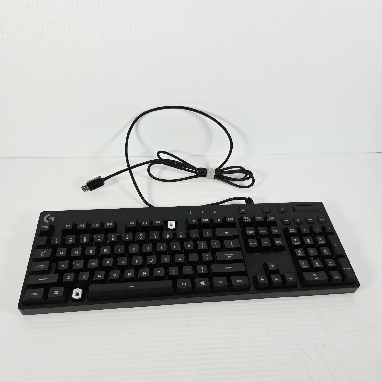 Logitech G810 Orion Spectrum RGB Mechanical Gaming Keyboard Tested