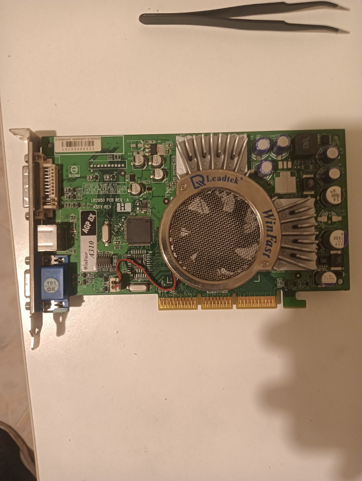 Leadtek WinFast GeForce FX 5600 AGP 256MB DDR DVI VGA S-Video DirectX 9