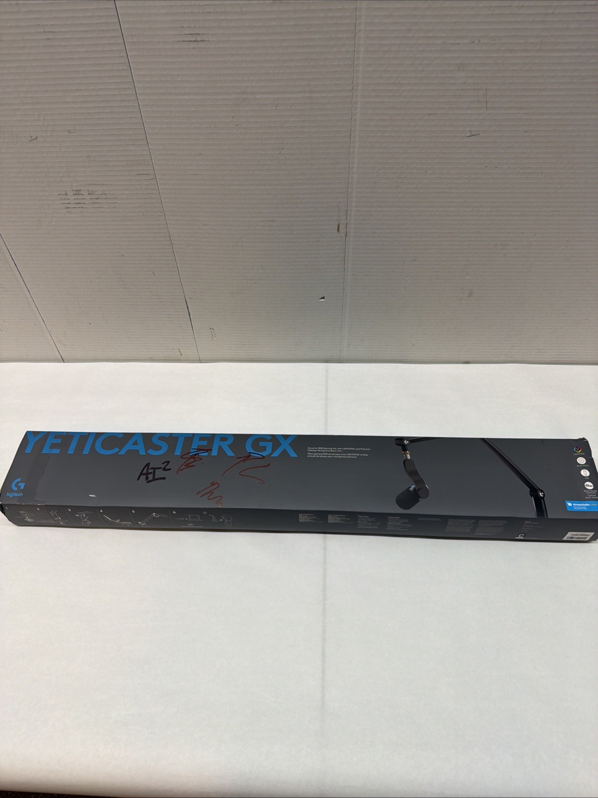 Yeticaster GX Dynamic Lightsync Gaming Microphone and Premium Broadcast Boom Arm