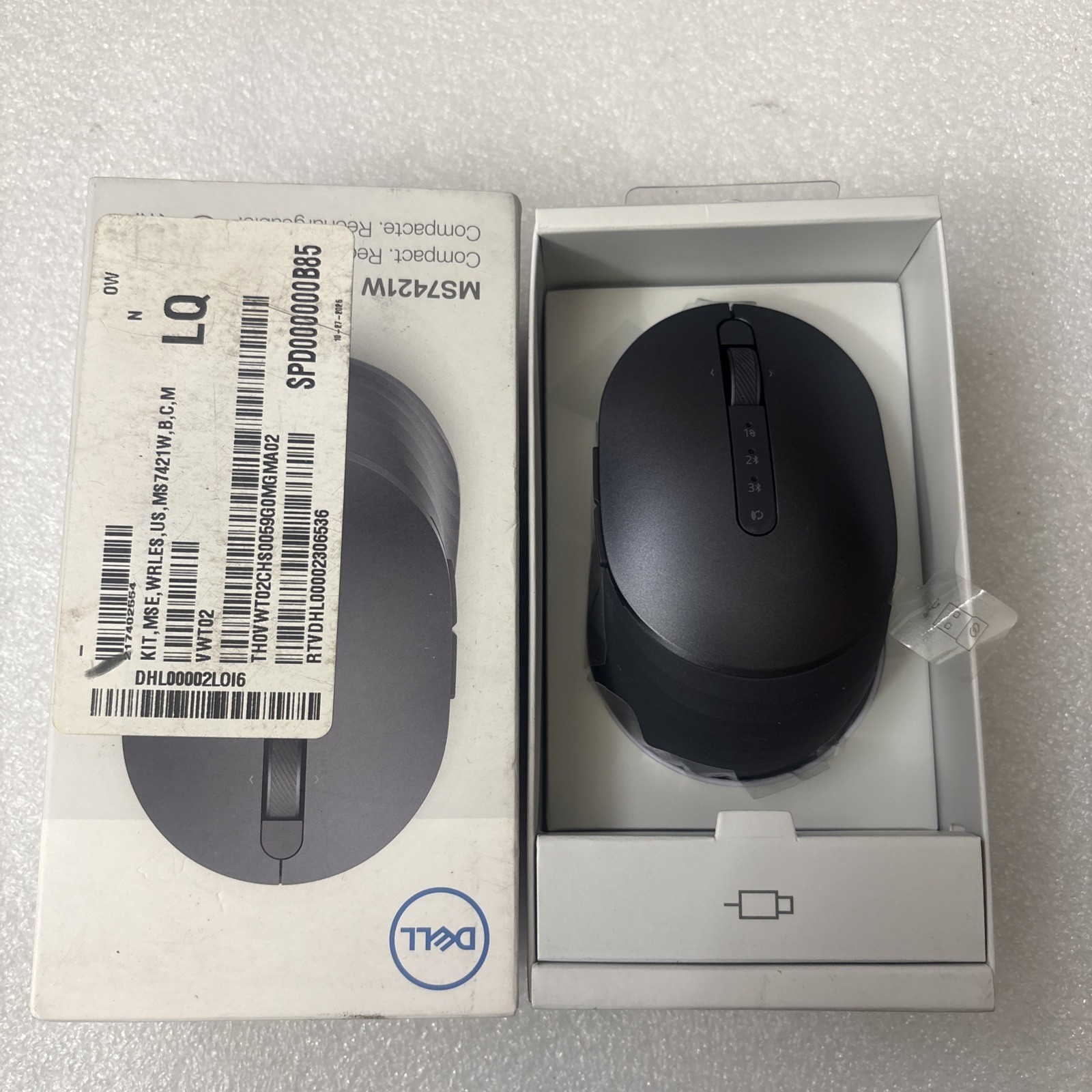 New Dell MS7421W Premier Wireless Rechargeable Mouse – Black Long Battery Life