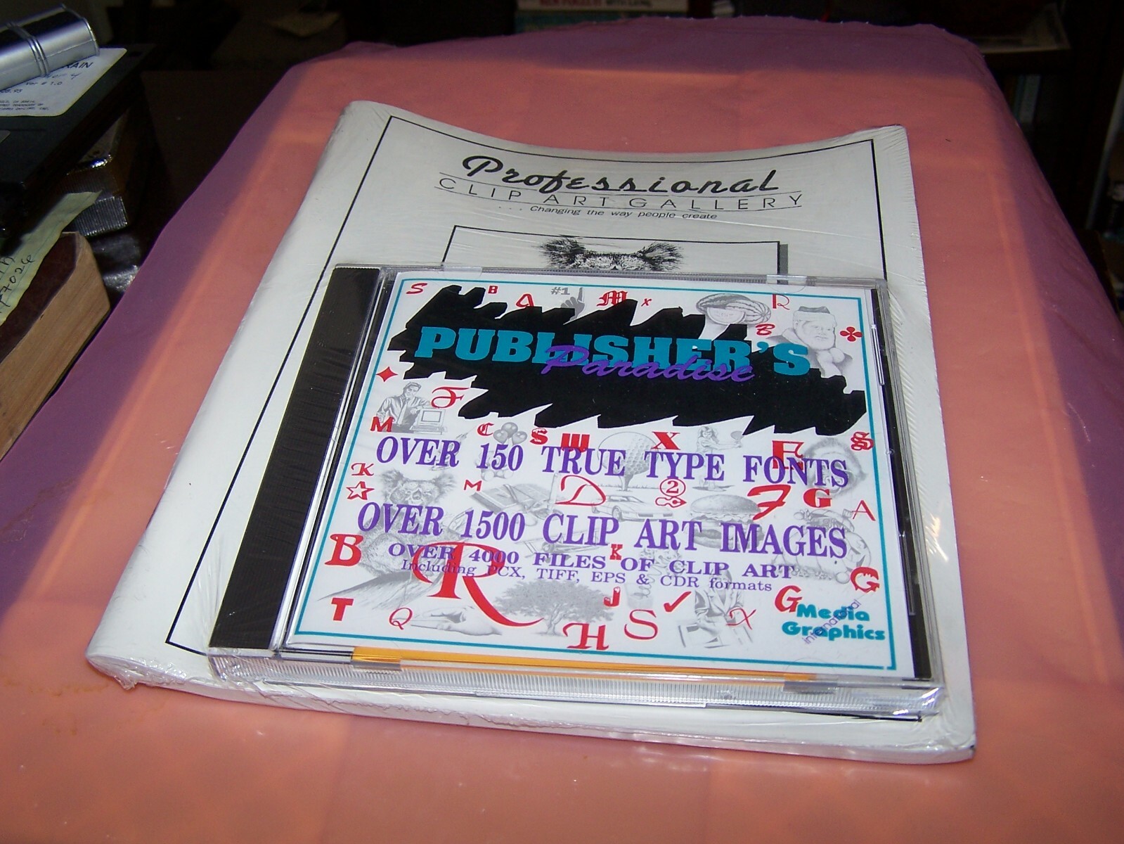 Vintage Publishers Professional Clip Art Gallery 1500 Clip Art Images  150 Fonts