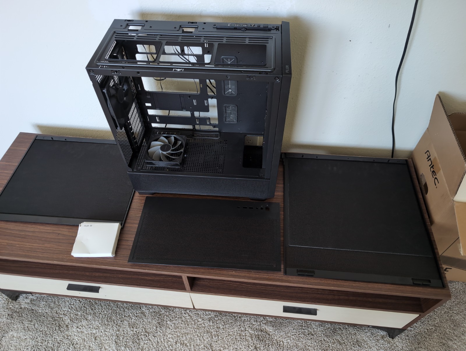 Antec FLUX SE, Sound-Dampening Side Panels, 5 x PWM Fans Included, Front Panel w