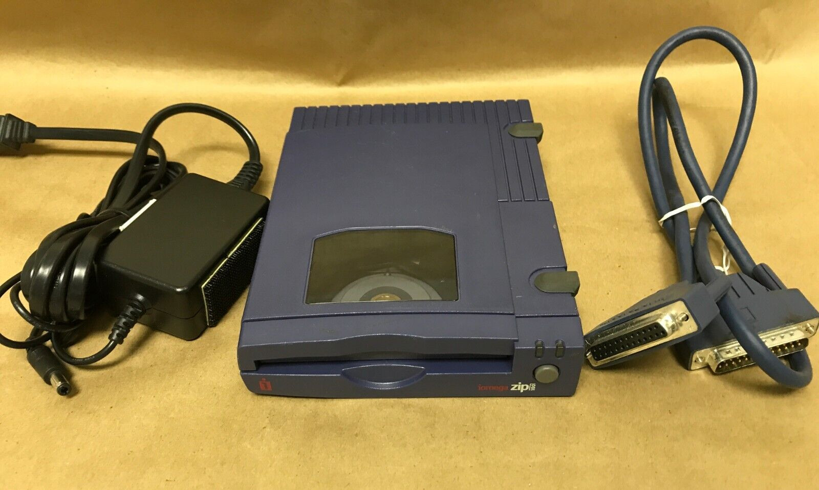 IOMEGA Z100P2 100Mb Parallel Port External Drive, With AC Adapter & Zip cable