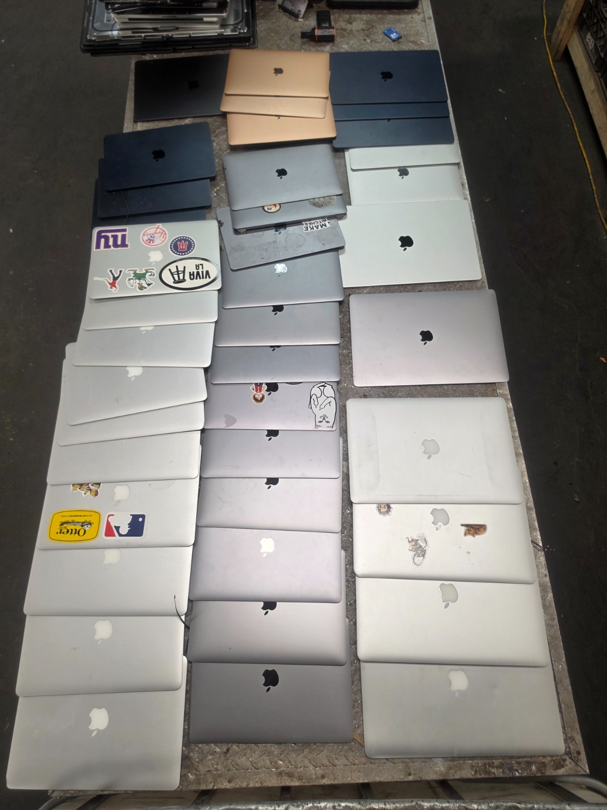 Bulk Lot of 45 Units - Apple MacBook Pro / Air Screens for Repair - Broken