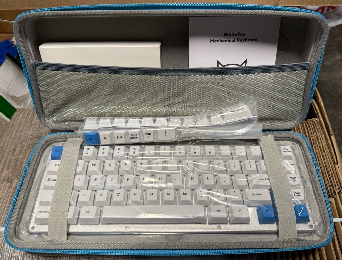Kono WhiteFox Vera TrueFox 65% Mechanical Keyboard - Hako Clear