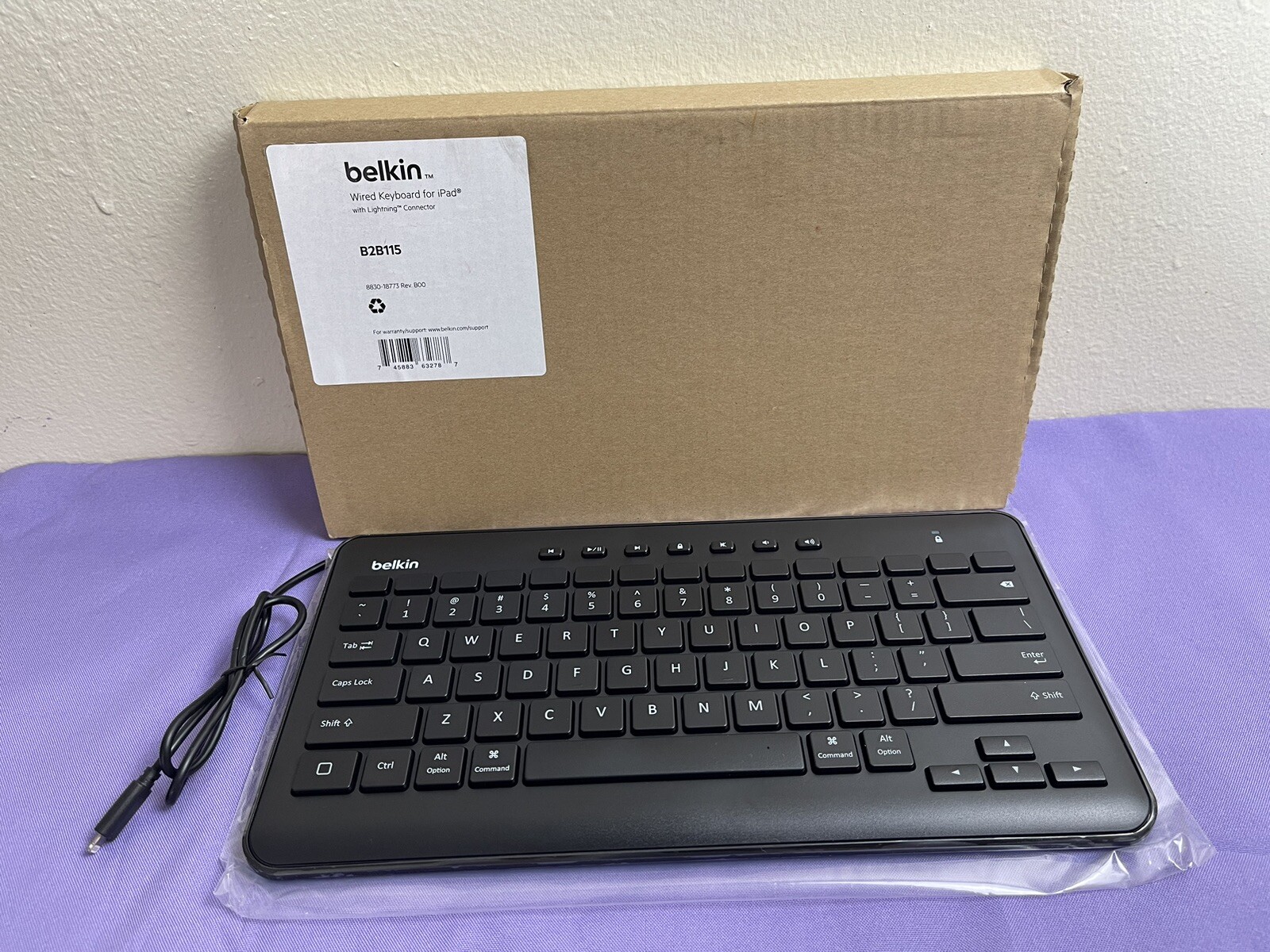 Lot Of 5 NEW BELKIN B2B115 KEYBOARD for Apple IPAD  iPhone W/ Wired  Plug&Play