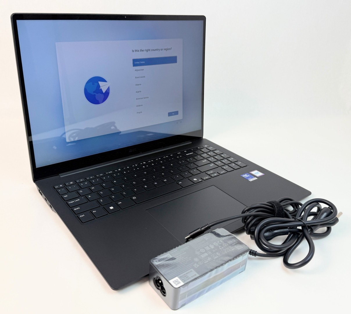 LG Gram Rpo 16Z90U-H.AU87U1 16" 2560x1600 Touch Ultra 7 355 32GB 1TB SSD W11H