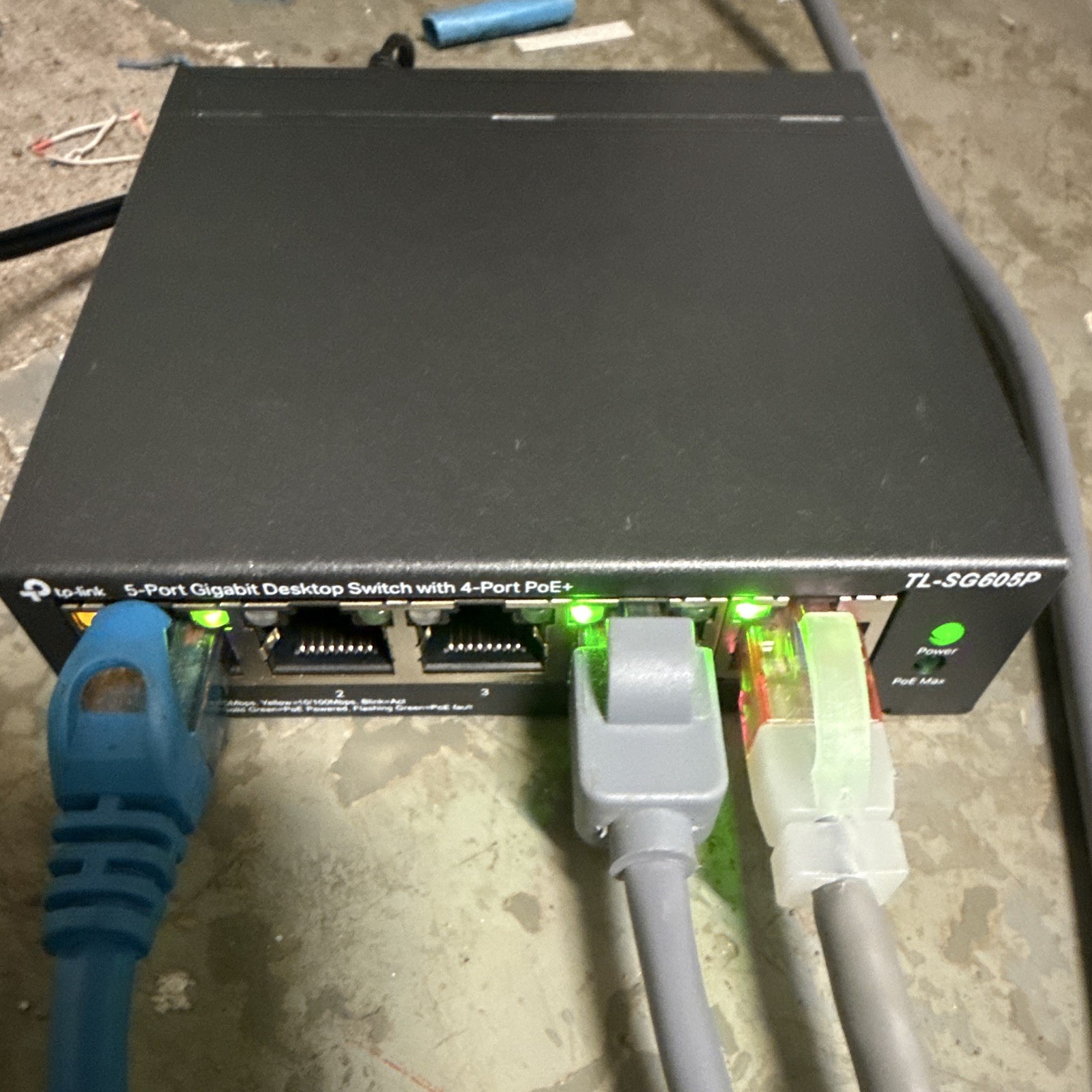 *Hardly Used* TP-LINK TL-SG605P 5-Port Gigabit PoE+ Unmanaged Desktop Switch