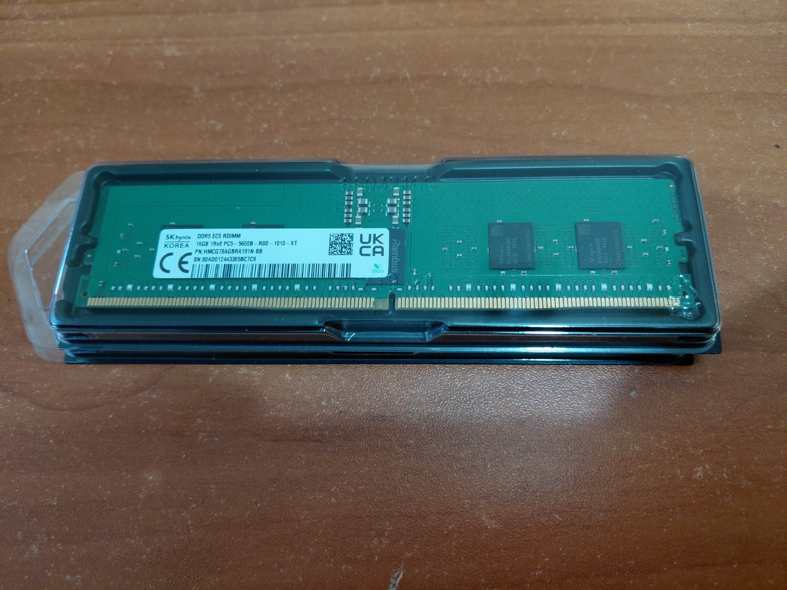 1x16GB SK Hynix DDR5-5600 EC8 ECC RDIMM SERVER RAM Memory (HMCG78AGBRA191N)