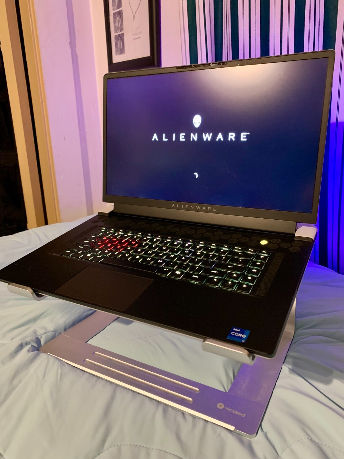 MINT Dell Alienware X17 R1 17.3" RTX 3070 32 Gig RAM / Backpack / Stand Bundle