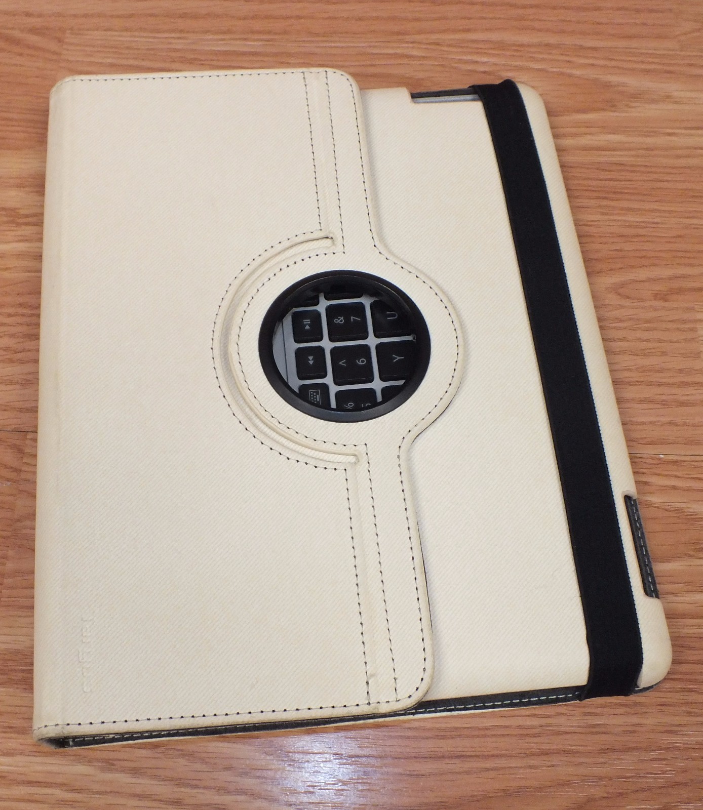 Genuine Targus (AKB34) Cream Color Leather Rotating Bluetooth Keyboard **READ** 