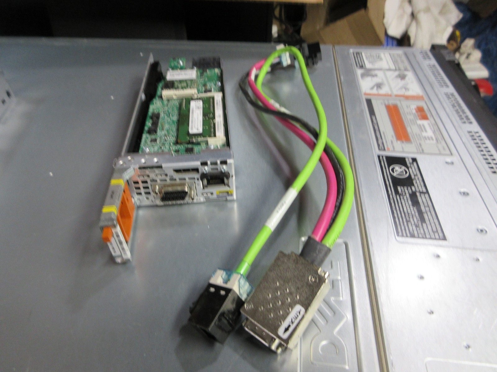 EMC 100-564-195-04 VPLEX VS6 Management Module 4GB RAM 128GB SSD WITH CABLE