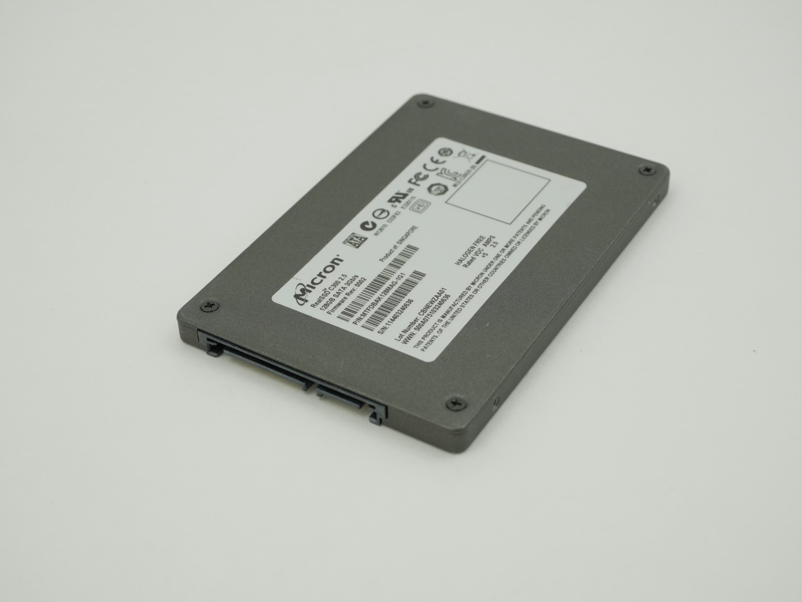 Micron RealSSD 128GB 2.5" C300 SATA 3.0GB/s Fw: 0002 MTFDBAK128MAG-1G1
