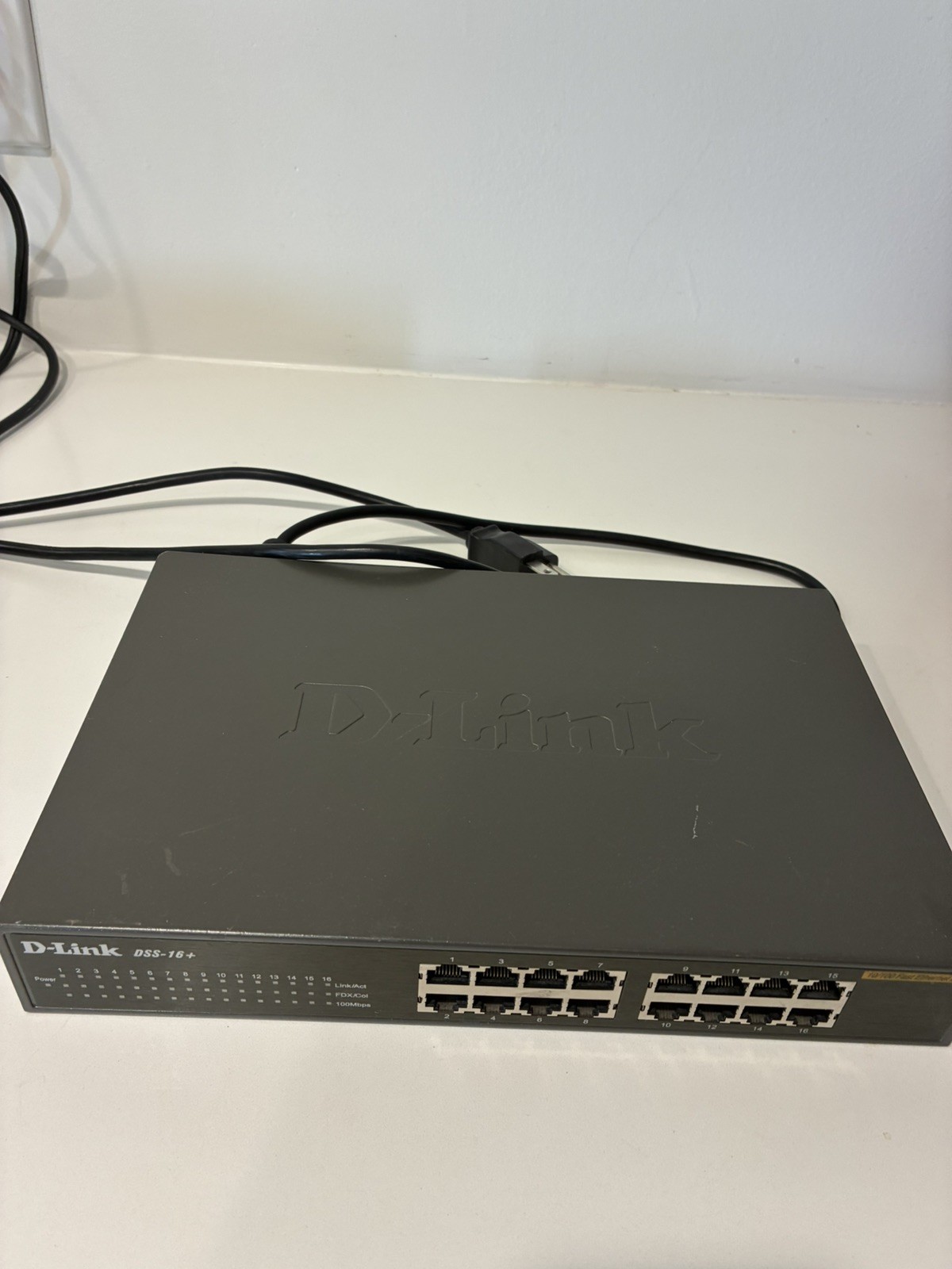 D-Link DSS-16+ Ver. G1 Unmanaged 10/100 Fast Ethernet Network Switch