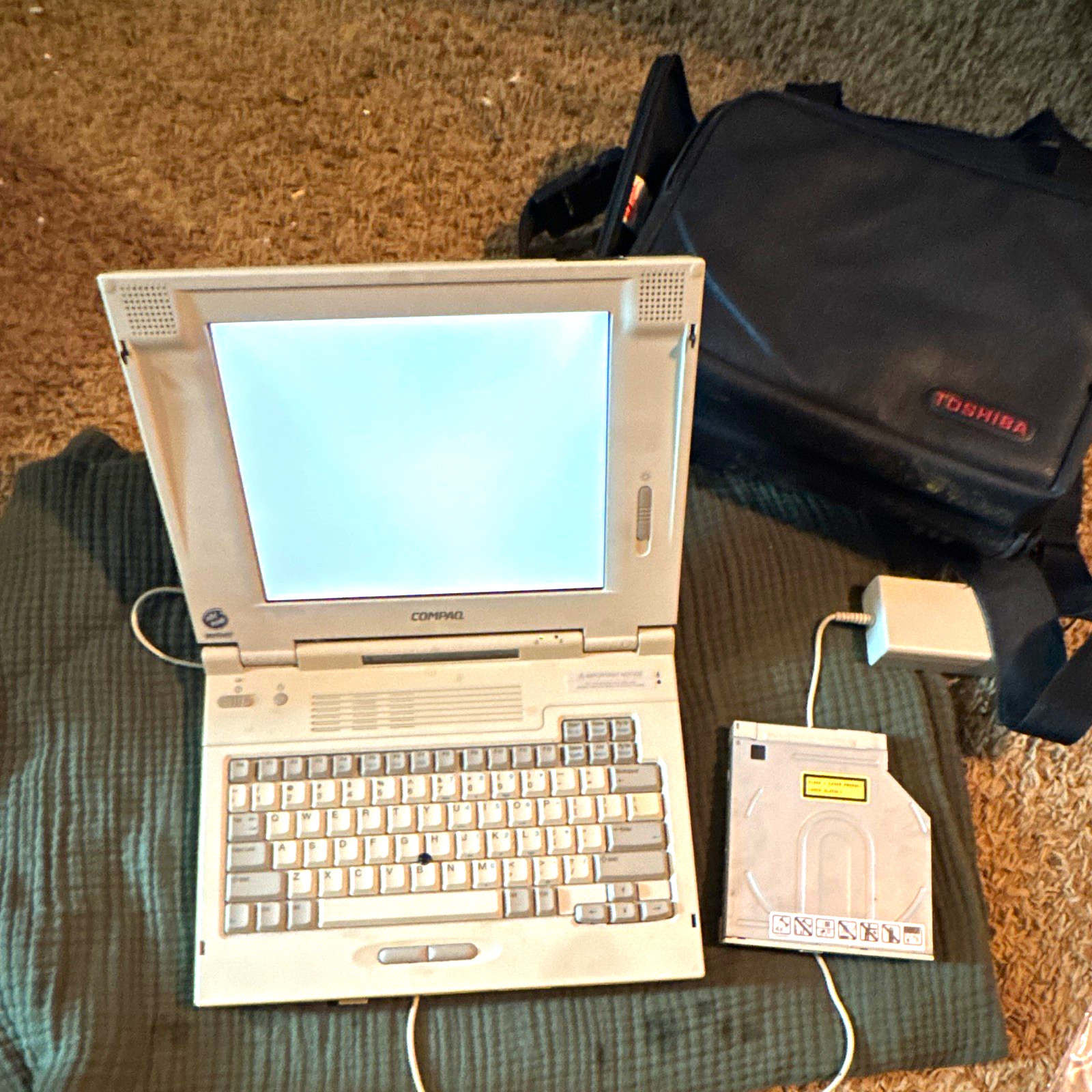 Vintage Compaq LTE 5200 Laptop + 4X CD-ROM MultiBay Drive, Charger, & Case