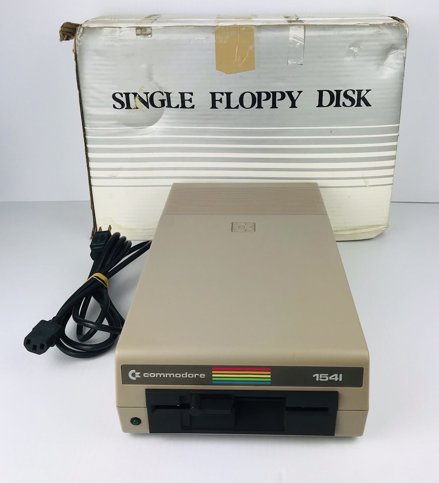Commodore Computer 1541 Single Floppy Disk Drive In Box POWERS ON UNTESTED
