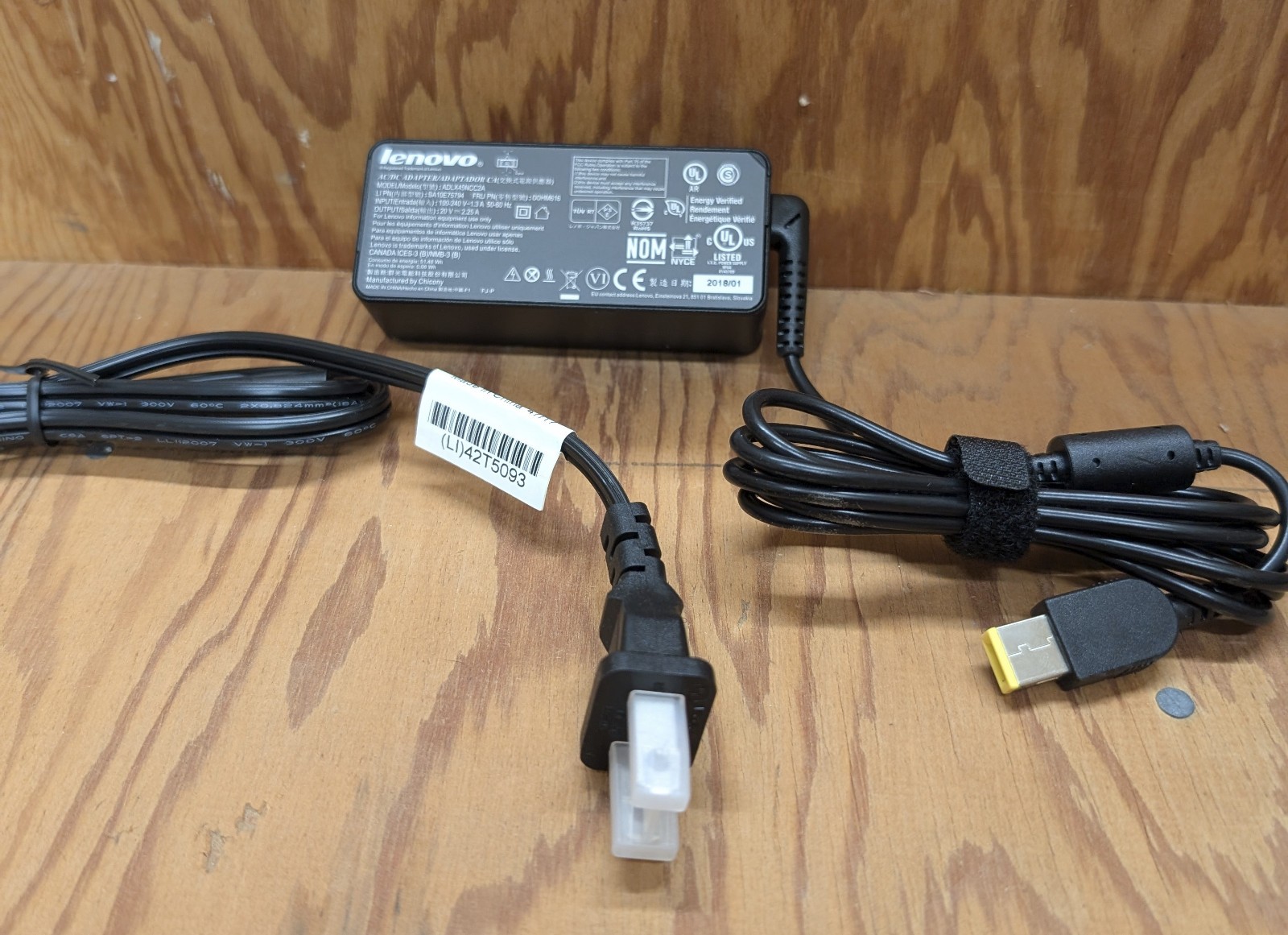 Lot of 25 Brand New OEM Lenovo 45W Slim Tip Chargers ADLX45NCC2A