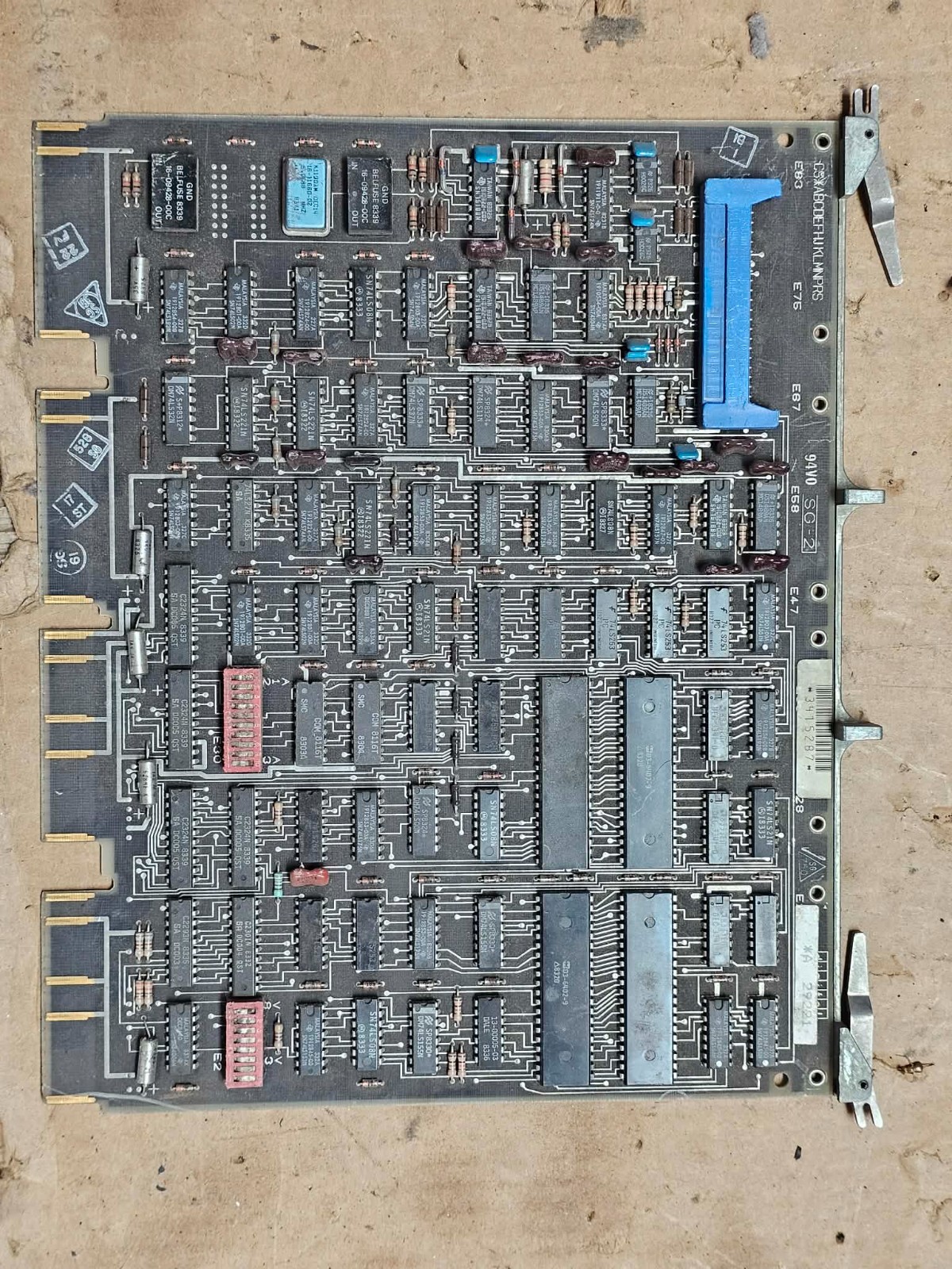 Digital DEC M7957 5012754 4-line asynchronous multiplexer for QBus systems D-P1