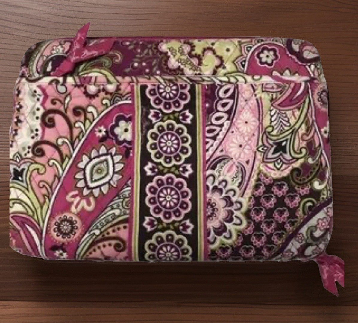 VERA BRADLEY Tablet Sleeve Pink Paisley Very Berry Zip Around Quilted Pouch EUC