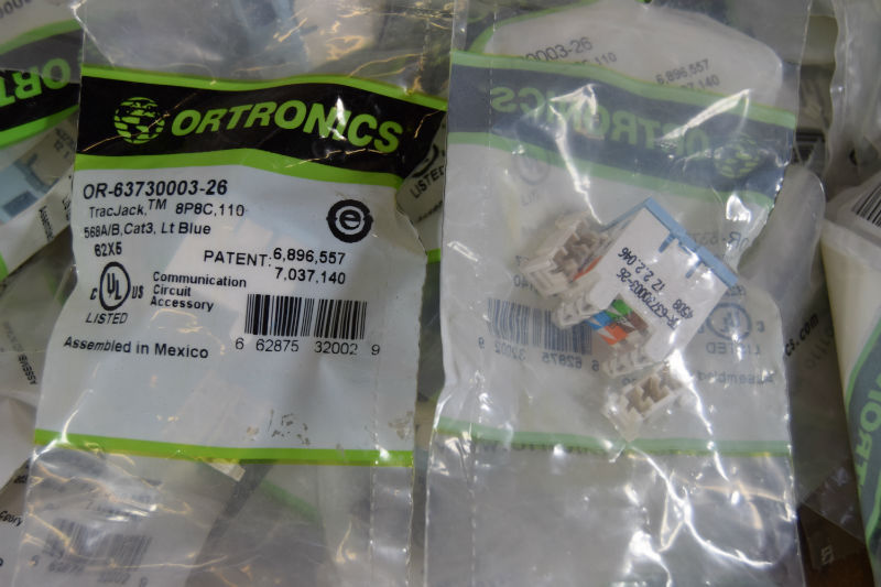 New Lot of 100 ORTRONICS OR 63730003 26 Cat3 568A/B 8P8C Tracjack Blue