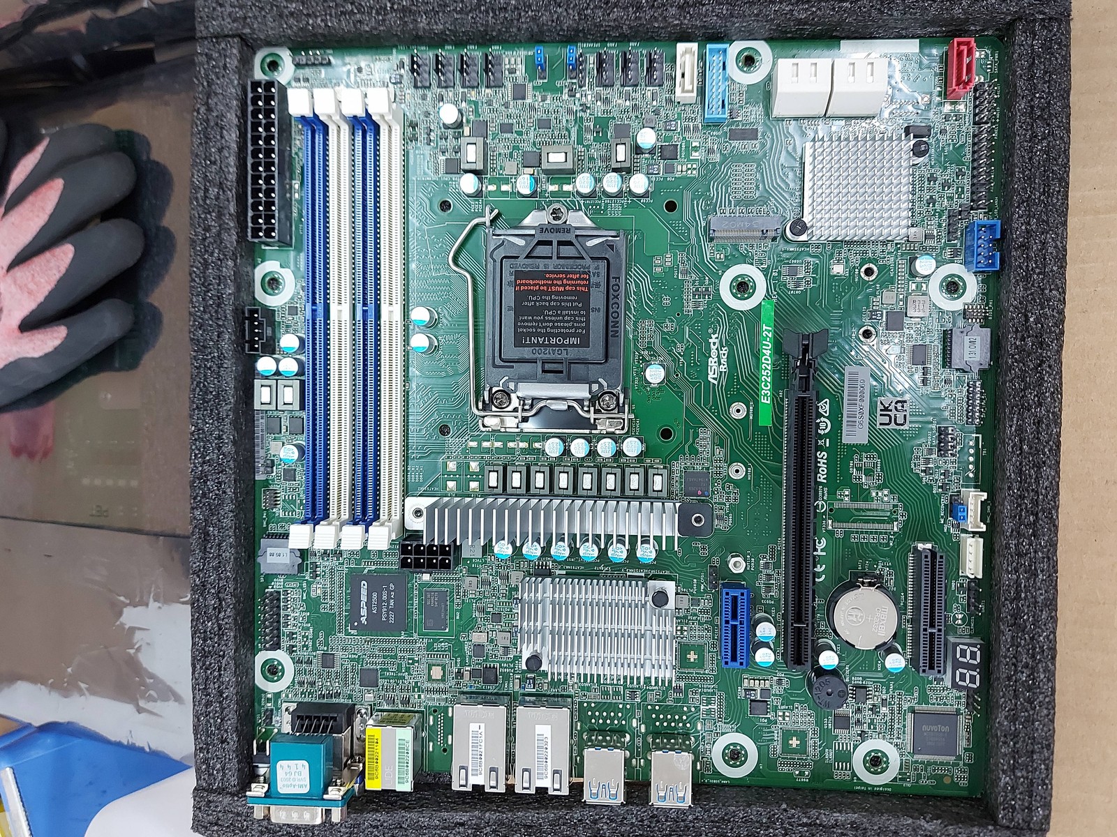 ASRock Rack E3C252D4U‑2T C252 Chipset, Supports E‑23XX CPUs AST2500 BMC